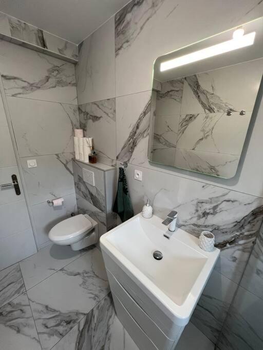 Bel Appartement Avec Parking Cabannes Esterno foto